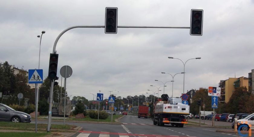 Wasze Info: Uważajcie na ul. Armii Krajowej! Na skrzyżowaniu nie działa sygnalizacja 