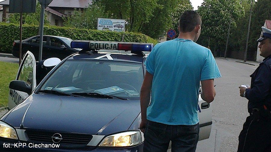 Rowerem po chodniku i przez pasy - policja wlepiała mandaty