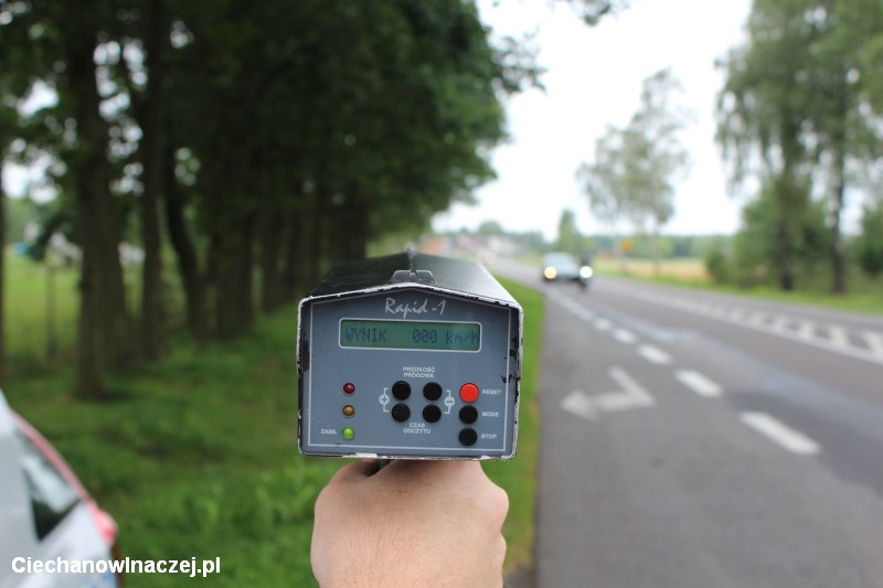 Pirat drogowy pod Ciechanowem. Jechał o ponad 70 km/h za szybko (wideo)