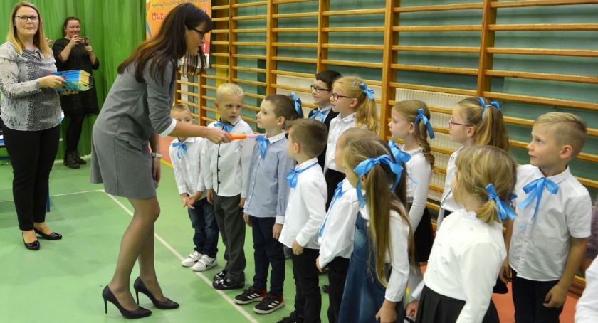 Pasowanie na Zerówkowicza w ciechanowskiej SP 4 [zdjęcia]