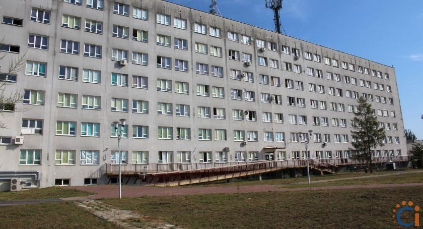 Szpitalnemu oddziałowi w Ciechanowie grozi zawieszenie. Co z pozostałymi?