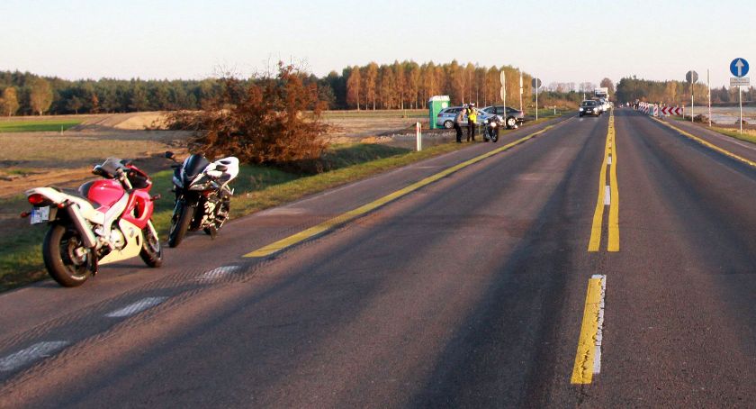 Zderzenie motocyklistów na krajówce
