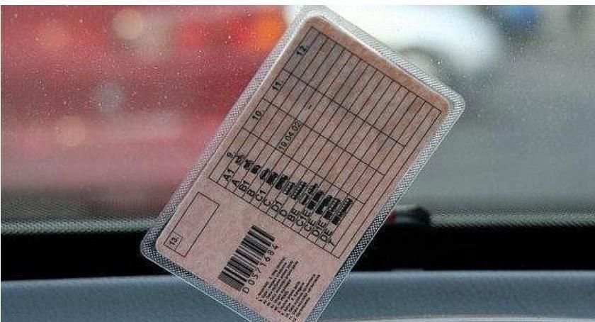 Kierowca Volkswagena stracił prawo jazdy pod Ciechanowem