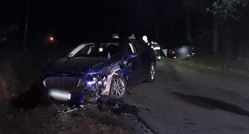 Mercedes zderzył się z Fordem w gminie Sońsk [zdjęcia]