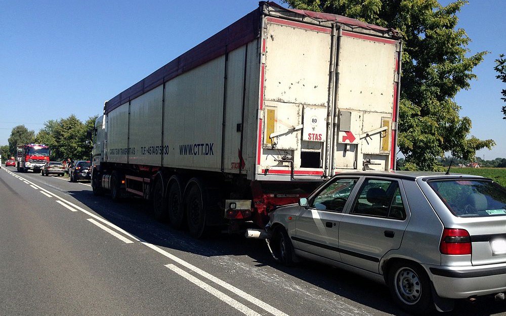 Karambol w Sokołówku. Zderzyły się cztery samochody (zdjęcia)