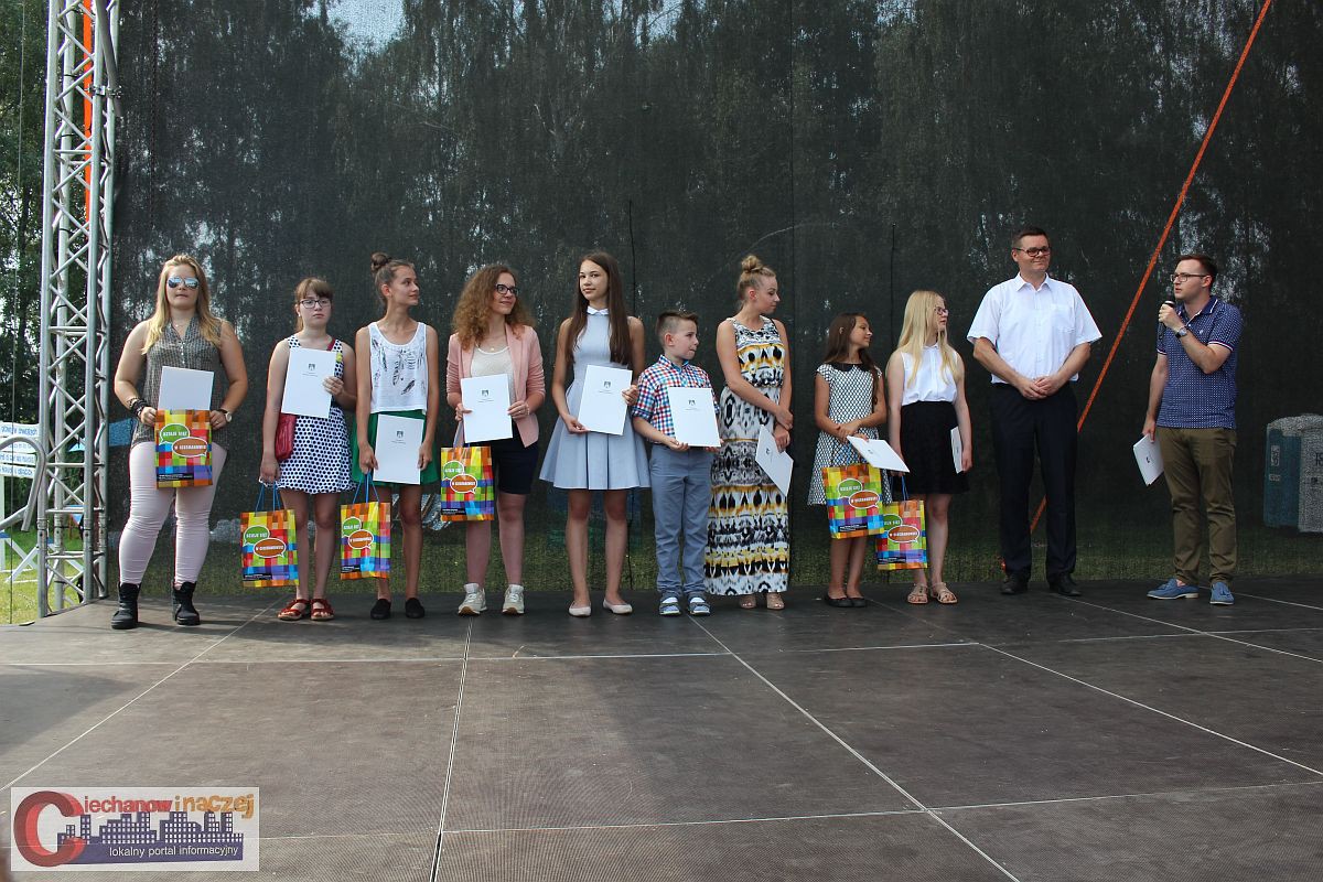 Uzdolnieni artystycznie uczniowie z Ciechanowa nagrodzeni (zdjęcia)