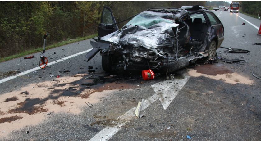 Tragiczny finał wyprzedzania. Zginął kierowca BMW
