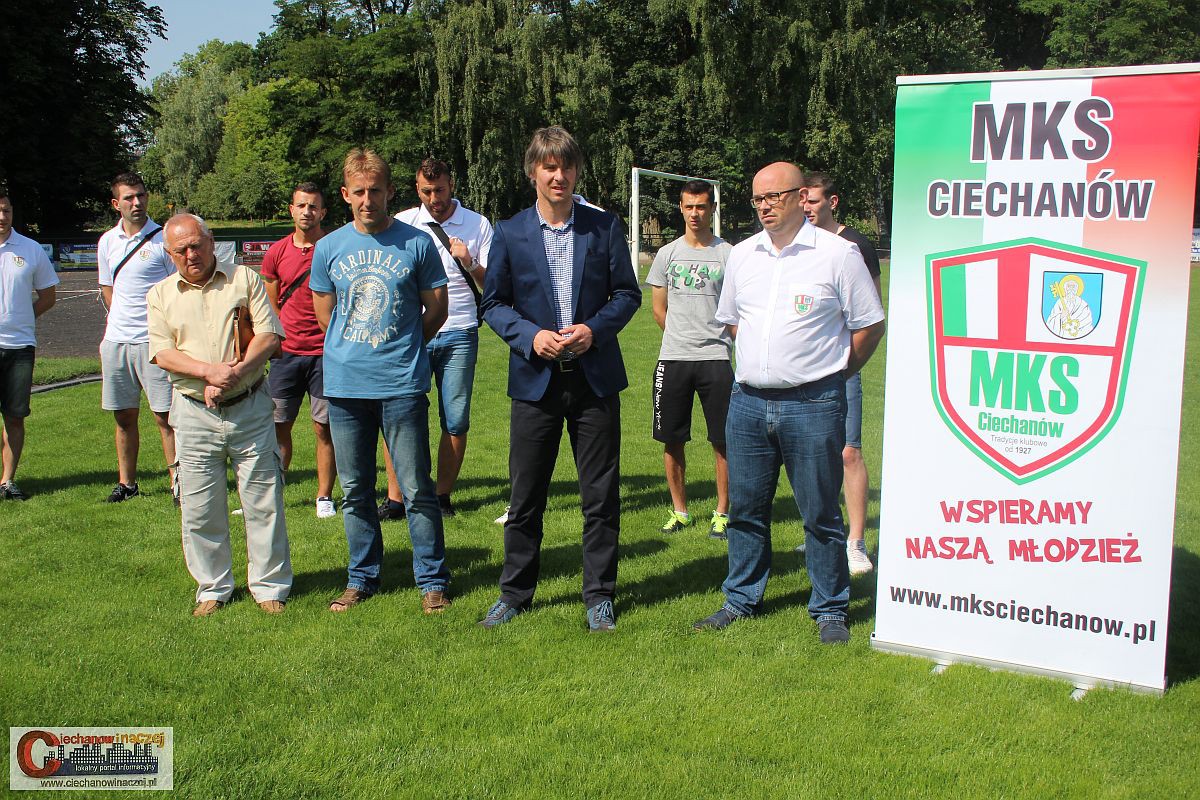Piotr Dziewicki zaprezentowany jako nowy trener MKS-u Ciechanów (wideo plus zdjęcia)