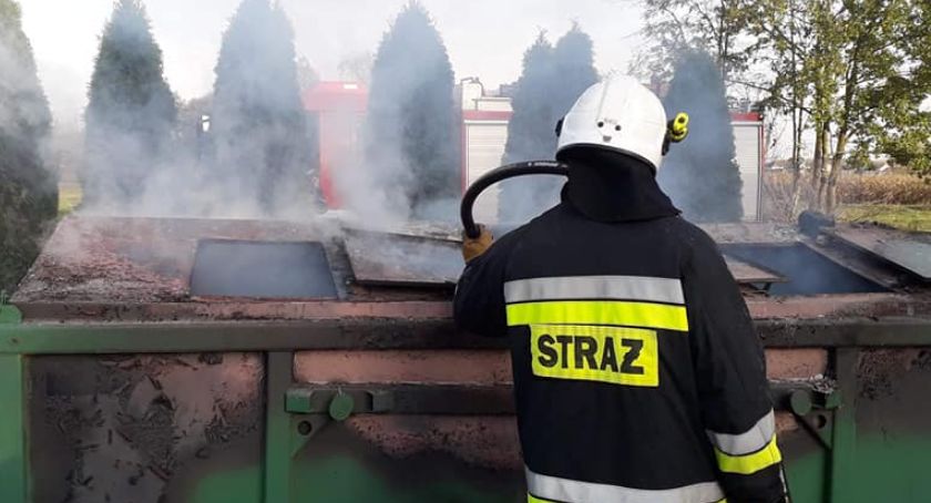 Pożar przy cmentarzu [zdjęcia]