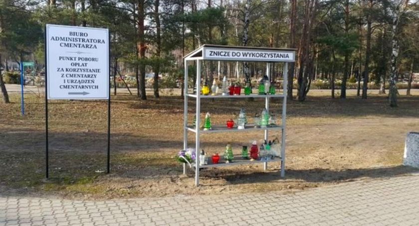 [AKTUALIZACJA] Na ciechanowskim cmentarzu pojawi się regał na znicze do ponownego wykorzystania? 