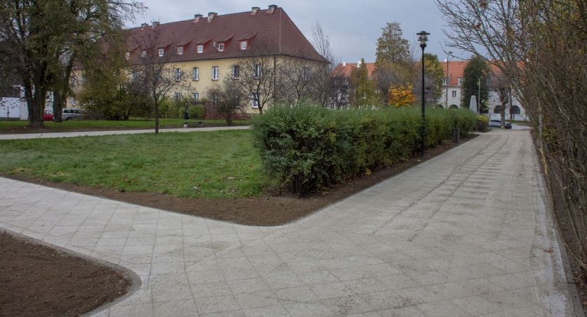 Na Blokach powstał Łąkowy Zakątek z nowymi alejkami