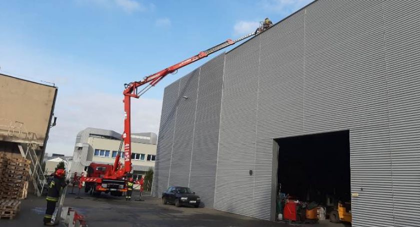 Działania straży pożarnej w ciechanowskim zakładzie produkcyjnym [zdjęcia]