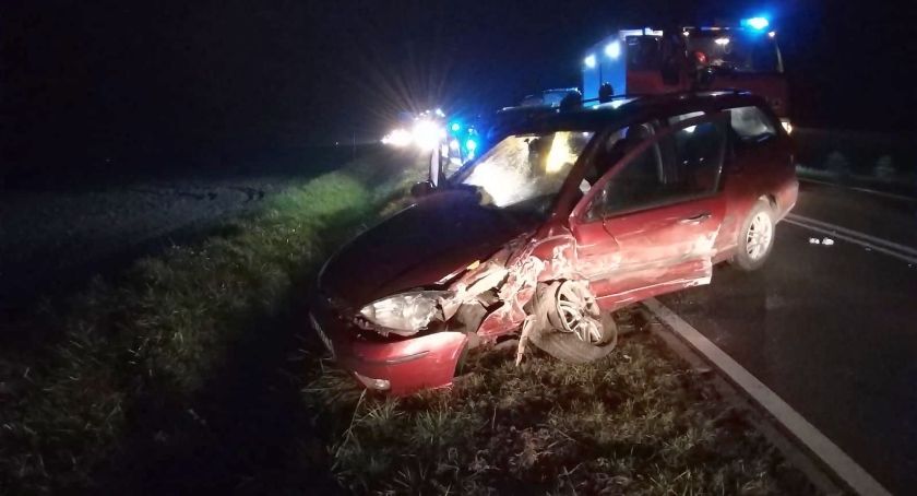 Nietrzeźwy kierowca doprowadził do zderzenia osobówek pod Ciechanowem