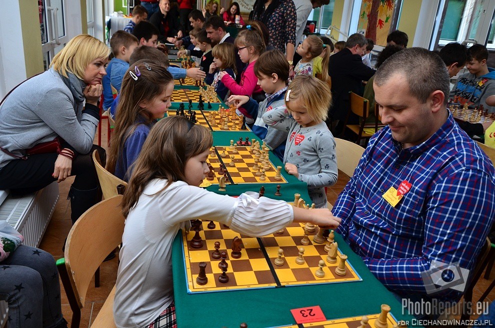 Szachiści TKKF Promyk zagrali dla Orkiestry (zdjęcia)