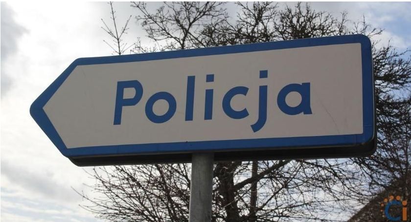Młodzieniec uszkodził pod Ciechanowem sześć samochodów