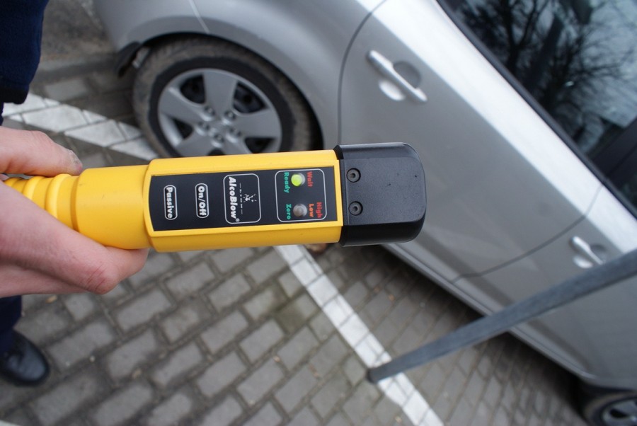 Ciechanów: Spowodował kolizję i uciekł. Miał ponad dwa promile