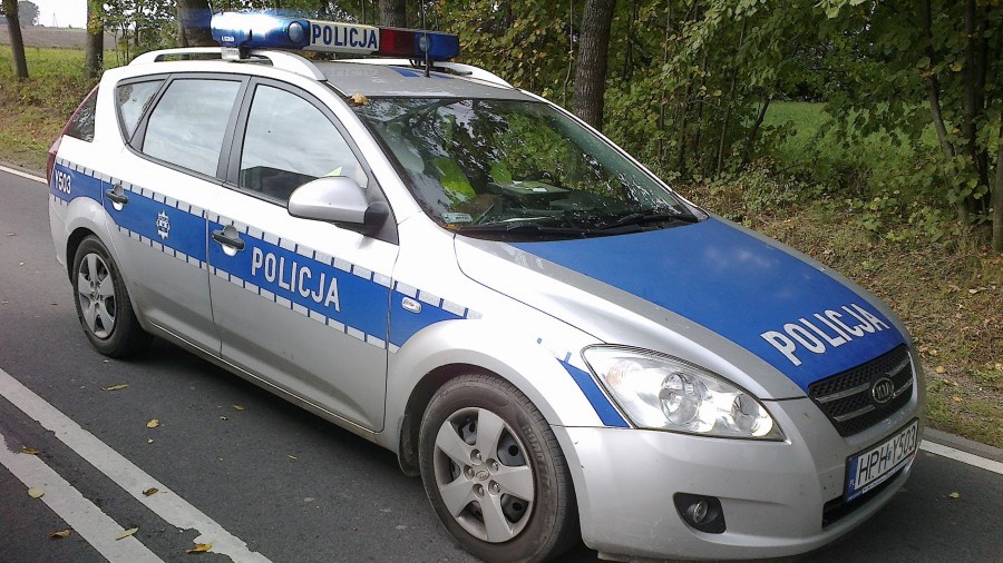 U sąsiadów: Nie zatrzymał się do kontroli drogowej, chciał potrącić policjanta. Padły strzały