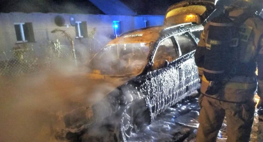Subaru zapaliło się w trakcie jazdy [zdjęcia]