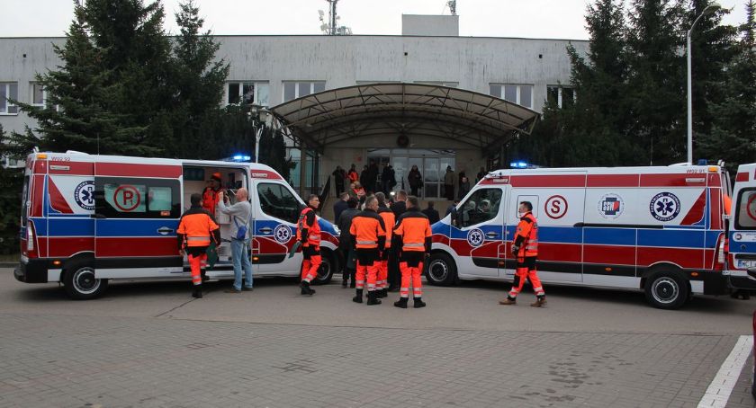 Karetki za milion. Szpital w Ciechanowie zainwestował w nowe ambulanse [wideo/zdjęcia]