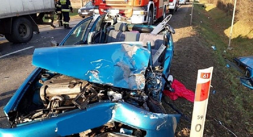AKTUALIZACJA: Tragiczny wypadek na drodze krajowej [zdjęcia]