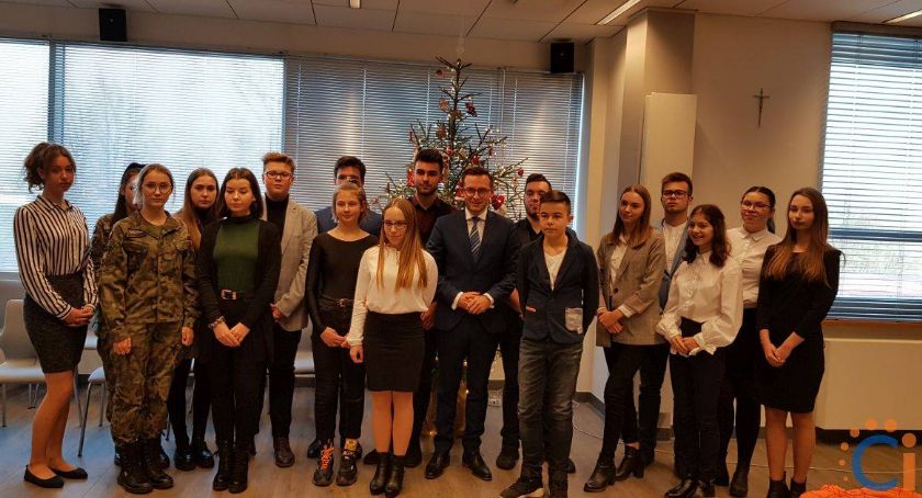 Młodzieżowi Radni Miasta złożyli ślubowanie i wybrali przewodniczącego [zdjęcia]