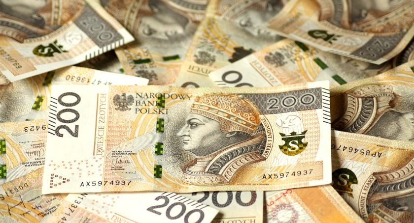 Zaciągnęła kredyt i wyrzuciła pieniądze przez okno