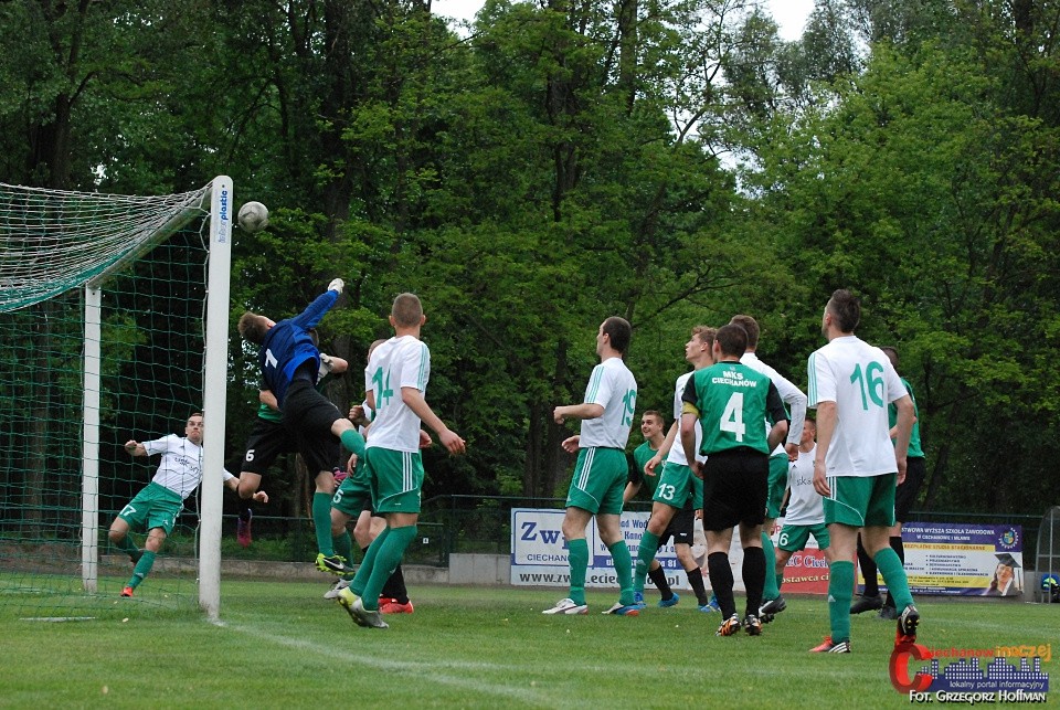 Derby nie dla MKS-u. Mławianka w końcówce wypunktowała ciechanowian (zdjęcia)