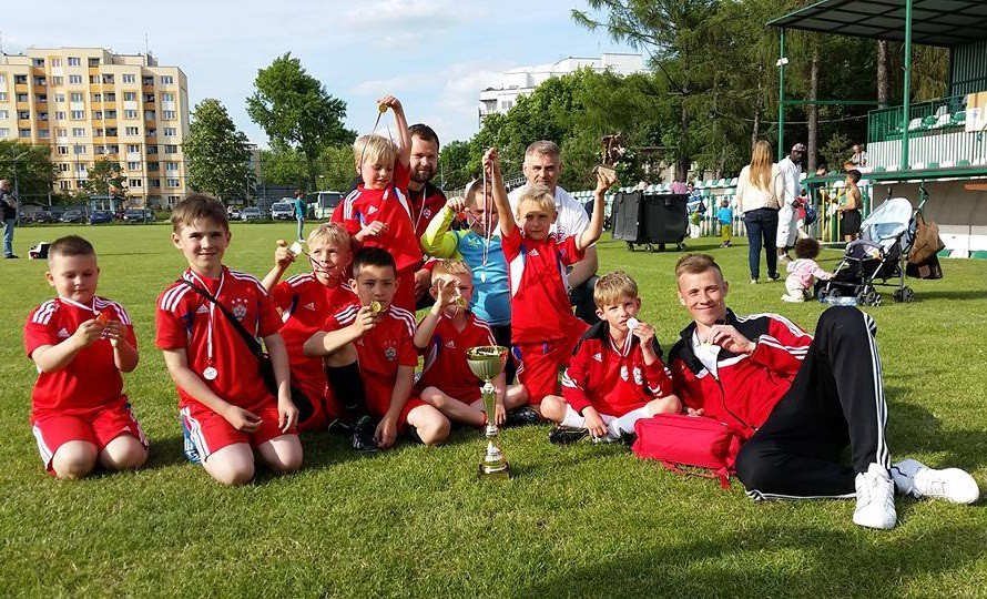 Mali piłkarze Football School Ciechanów triumfują w stolicy! Wygrali silnie obsadzony turniej