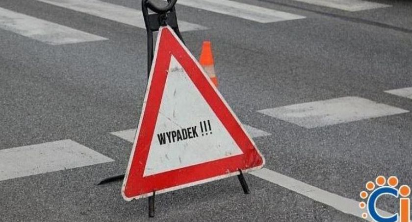 Ciężarówka uderzyła w samochód osobowy pod Ciechanowem
