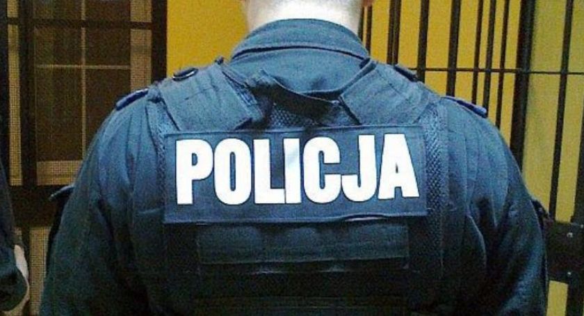 Zajechali drogę, pobili i ukradli samochód w Ciechanowie. Cztery osoby zatrzymane