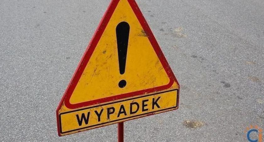 Volkswagen uderzył w autobus. Sprawca był pijany