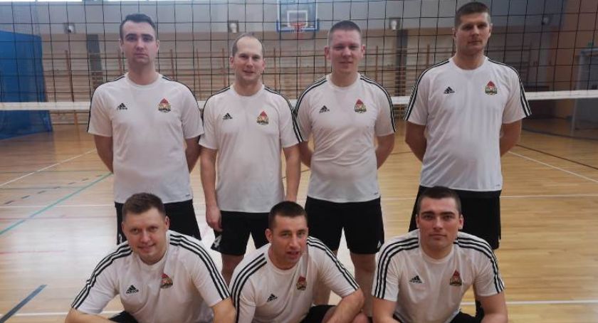Strażacy z Ciechanowa walczyli w turnieju siatkówki [zdjęcia]