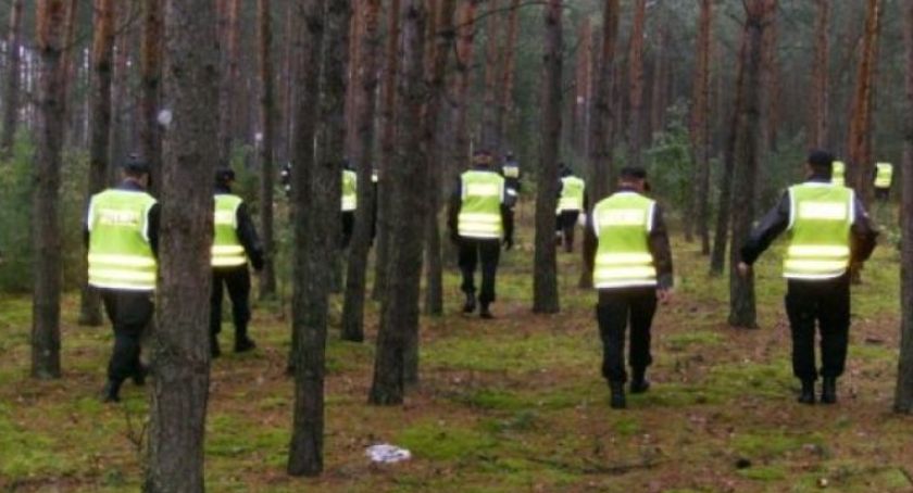 Śmigłowiec, łodź, pies tropiący - policja intensywnie szuka zaginionego nastolatka