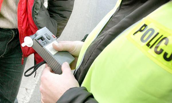 Nietrzeźwi i bez prawka - weekendowe przejażdżki