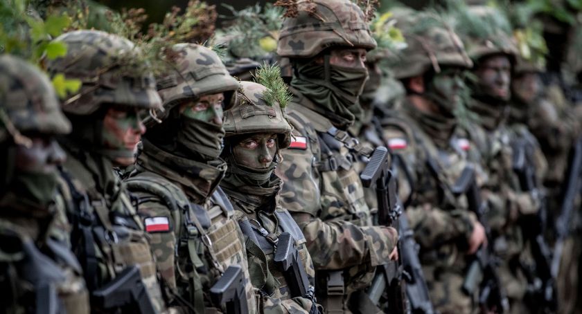 Ferie spędzają na poligonie. W Ciechanowie ruszyło specjalne szkolenie