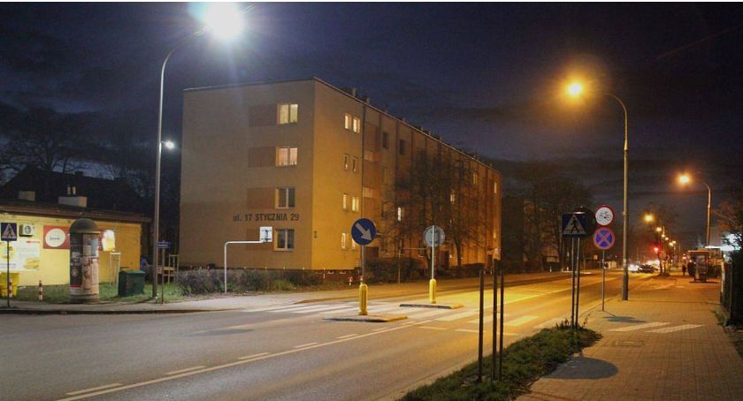 Ratusz zapowiadał doświetlenie do 100 przejść dla pieszych. Jak wygląda realizacja programu?