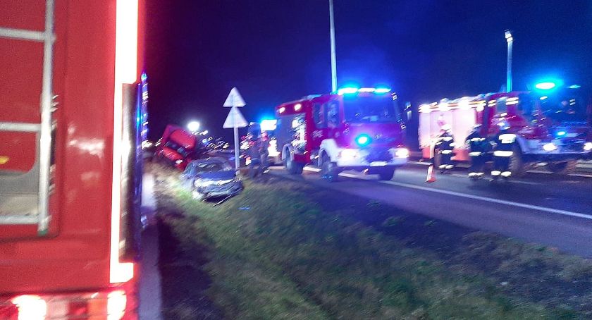 Trzy samochody zderzyły się na drodze krajowej
