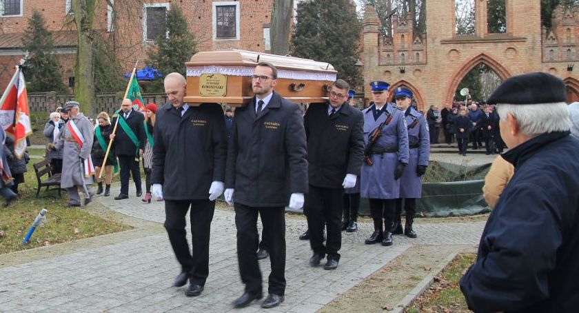 Uroczysty pogrzeb księdza infułata Ludomira Kokosińskiego (FOTO / WIDEO)