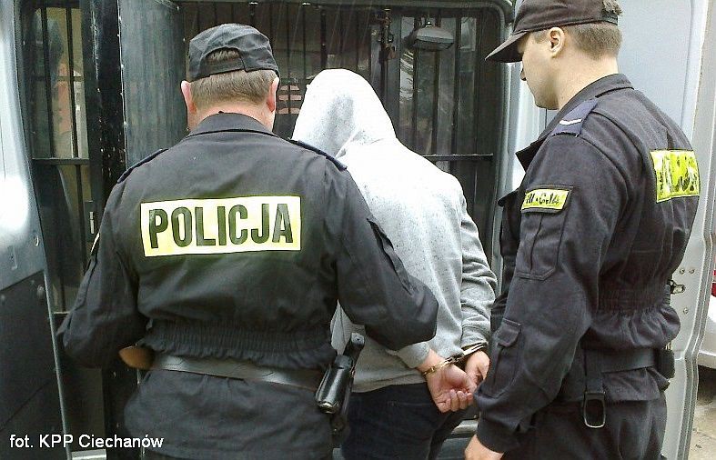 W kieszeni amfetamina, w domu marihuana. 25-latek z Ciechanowa zatrzymany z narkotykami