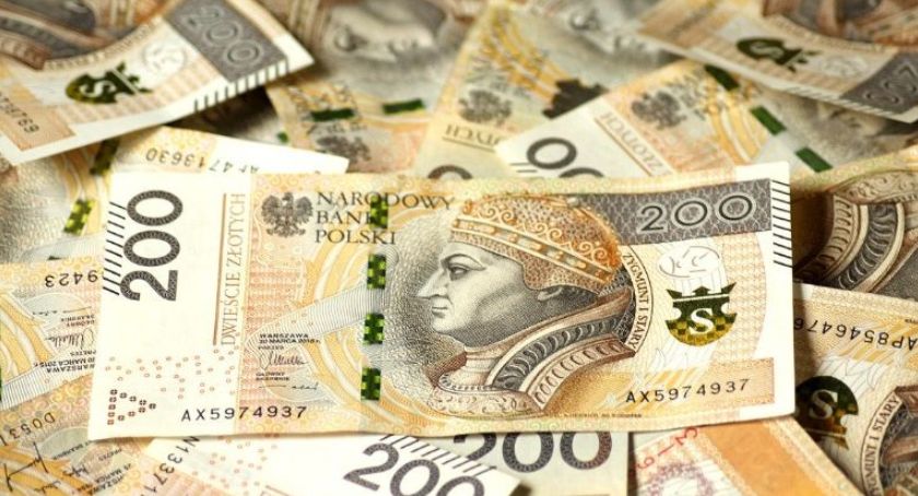 ZUS: Co zrobić gdy szkoła lub przedszkole są zamknięte?