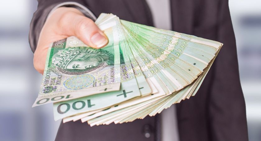 Odsetki ustawowe za opóźnienie - kogo dotyczą i ile wynoszą?