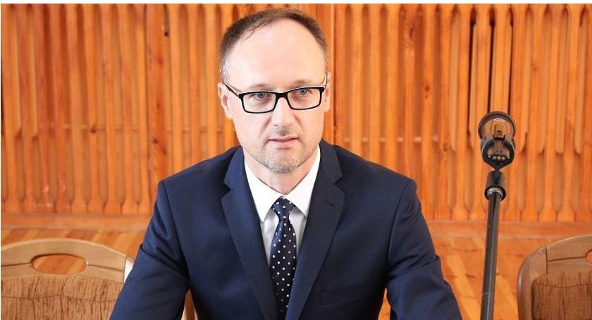 Piotr Czyżyk: „Urząd pracuje i zapewnia obsługę” [wywiad]