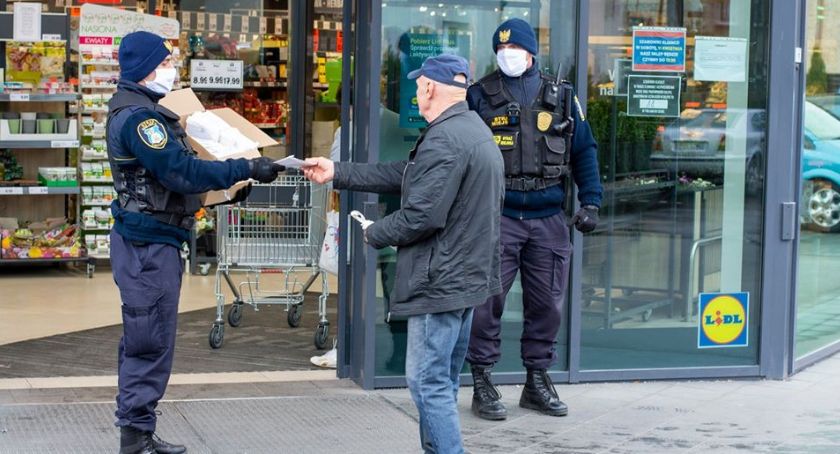 Ratusz zmienia zdanie. Ciechanowianie jednak otrzymają bezpłatne maseczki