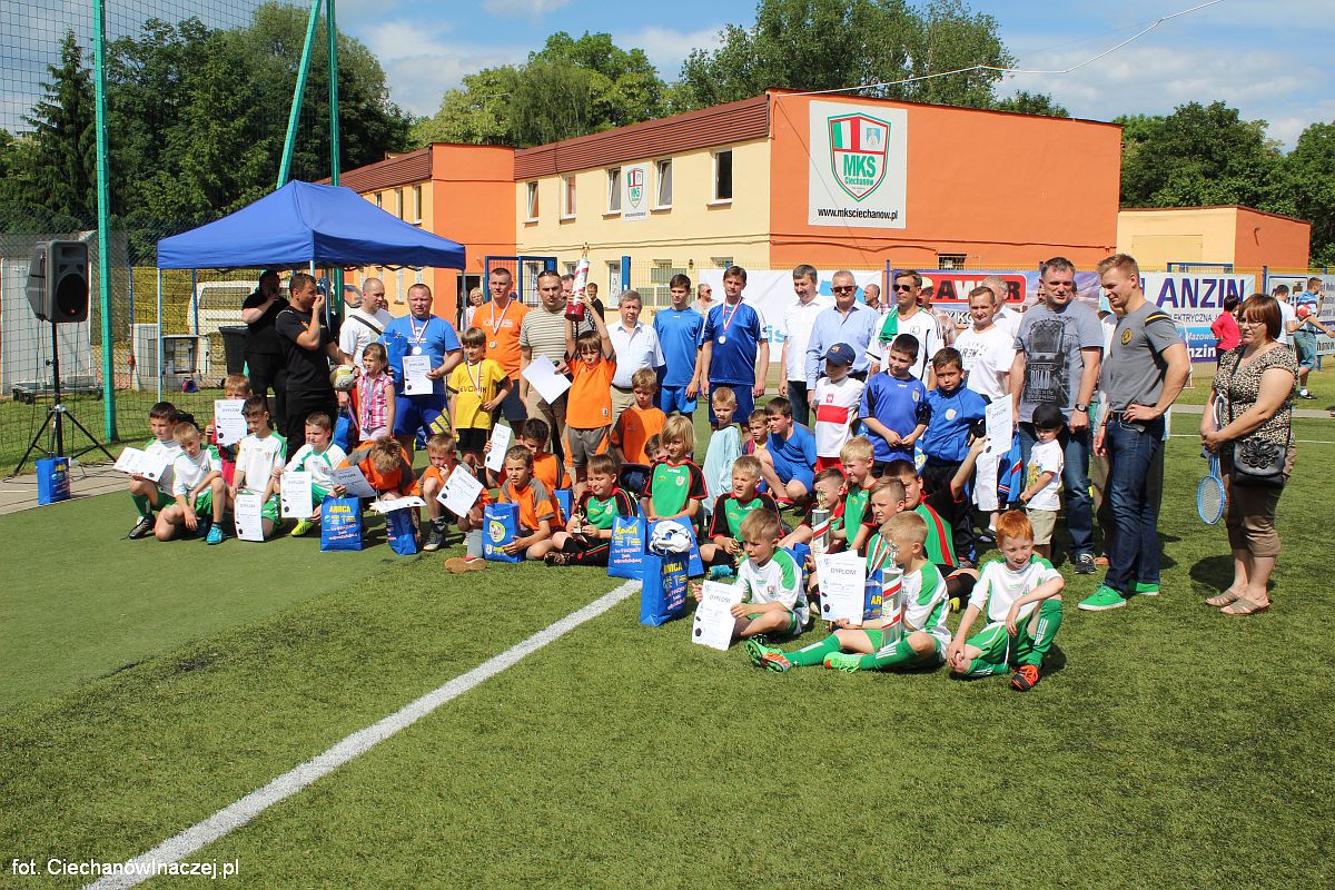 MKS Ciechanów zorganizował Piłkarski Piknik Rodzinny (zobacz zdjęcia)