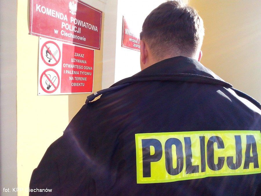Ciechanów: Duet oszustek zatrzymany w banku