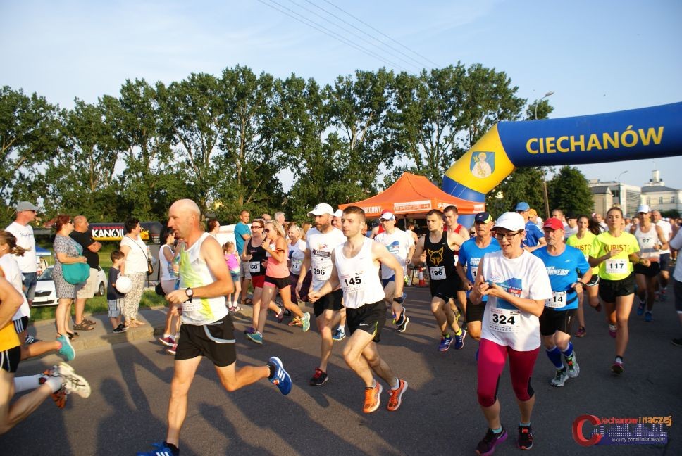 Setki biegaczy na Ciechanowskim Święcie Biegania (zdjęcia)