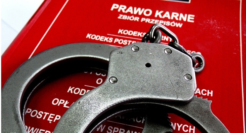 19-latka z Ciechanowa przywłaszczyła telefon. Usłyszała zarzuty