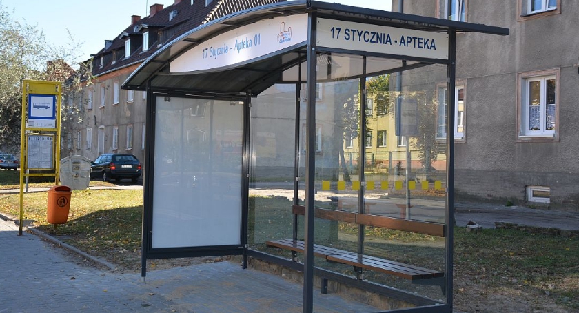 Nowe wiaty przystankowe na 17 Stycznia. Będzie więcej