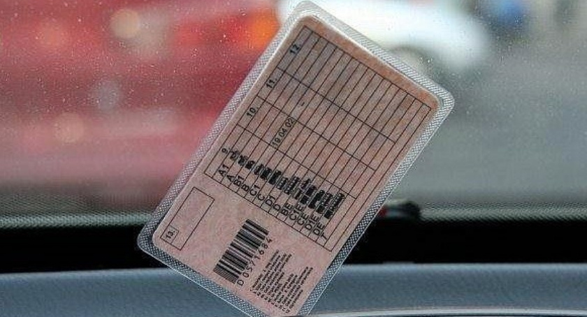 36-latek z Ciechanowa stracił prawo jazdy. Przesadził z prędkością na ul. Armii Krajowej