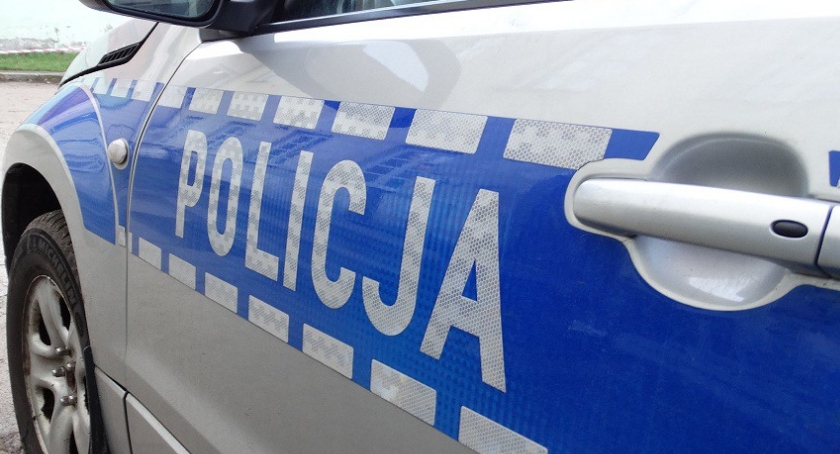 Nastolatek nie wyrobił się na zakręcie. Wypadł z drogi na ul. 17 Stycznia